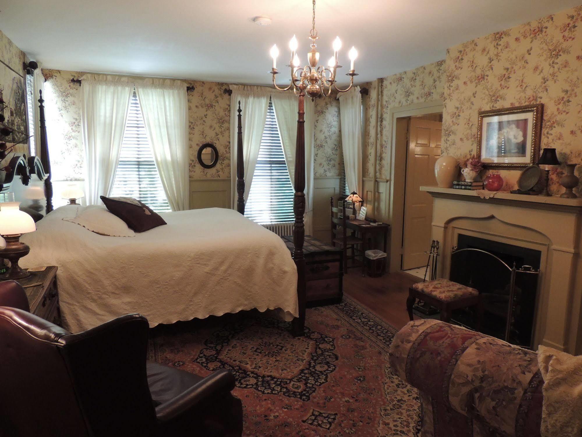 1868 Magnolia House Inn Lexington Exteriör bild