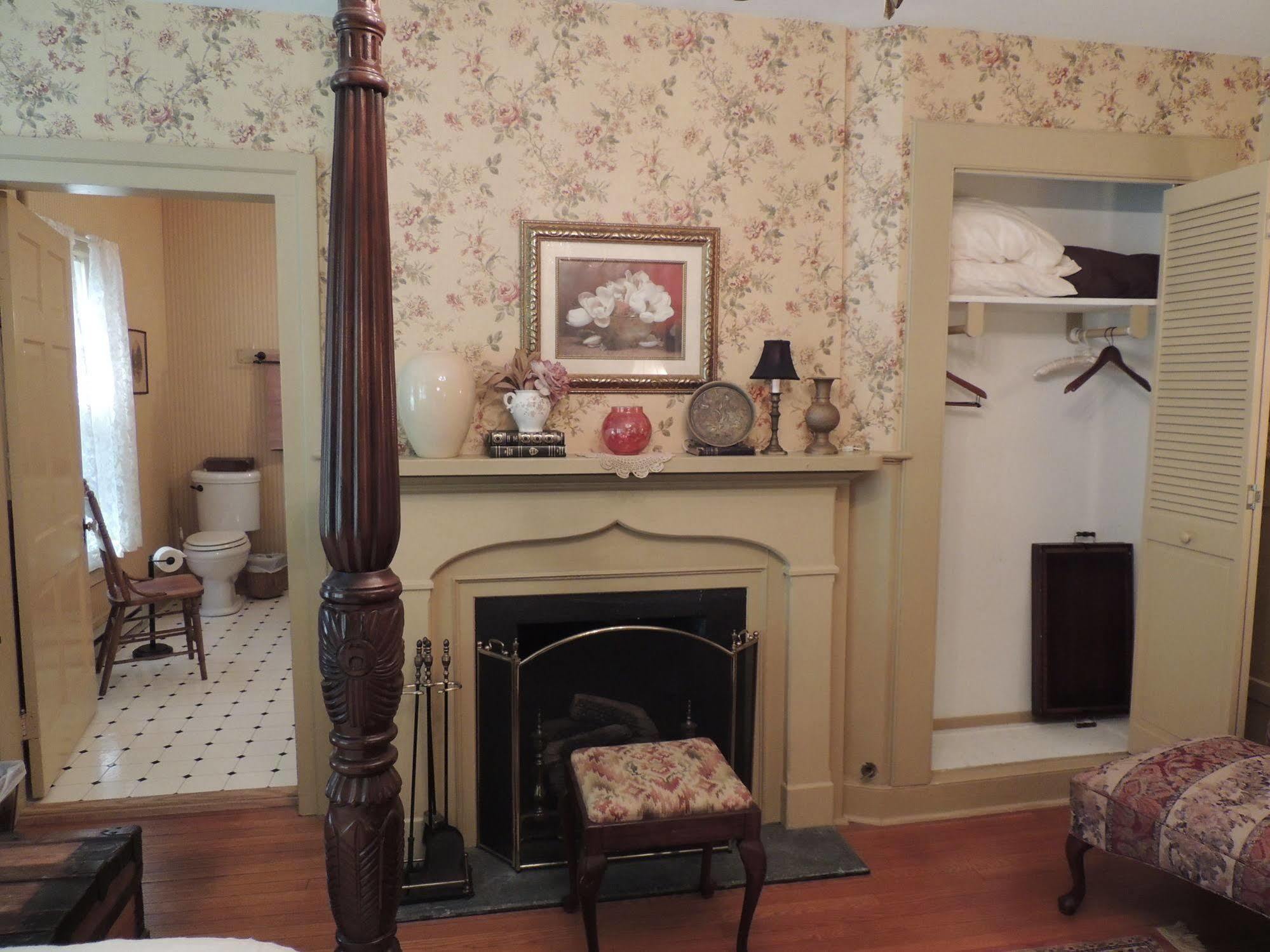 1868 Magnolia House Inn Lexington Exteriör bild