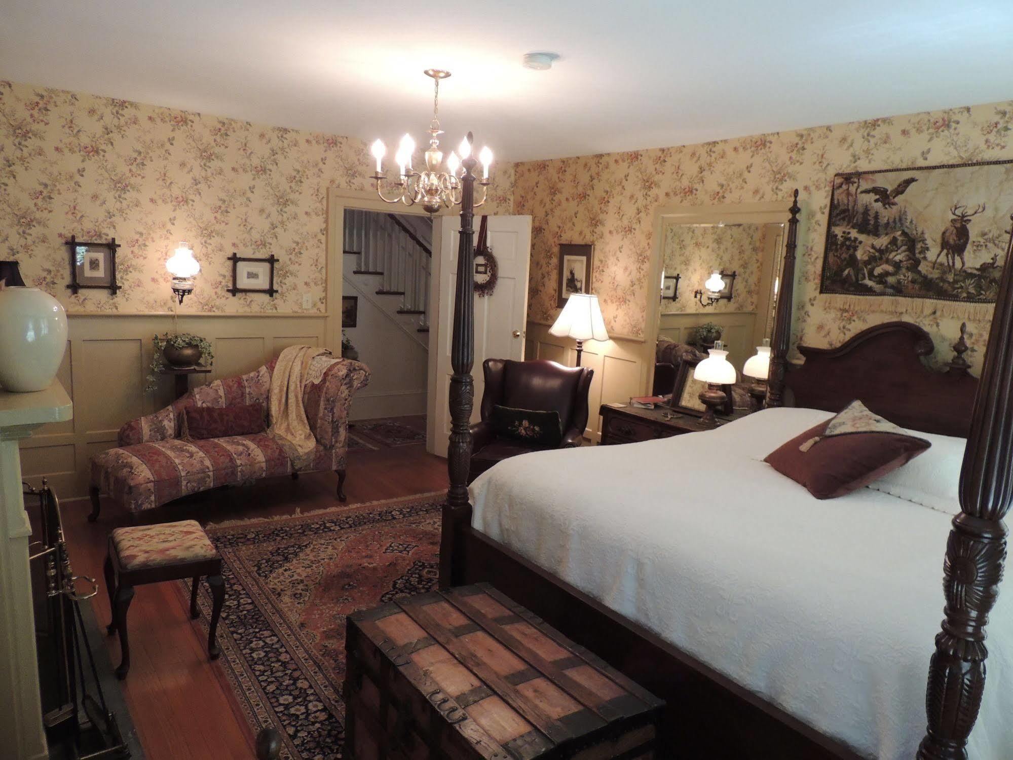 1868 Magnolia House Inn Lexington Exteriör bild