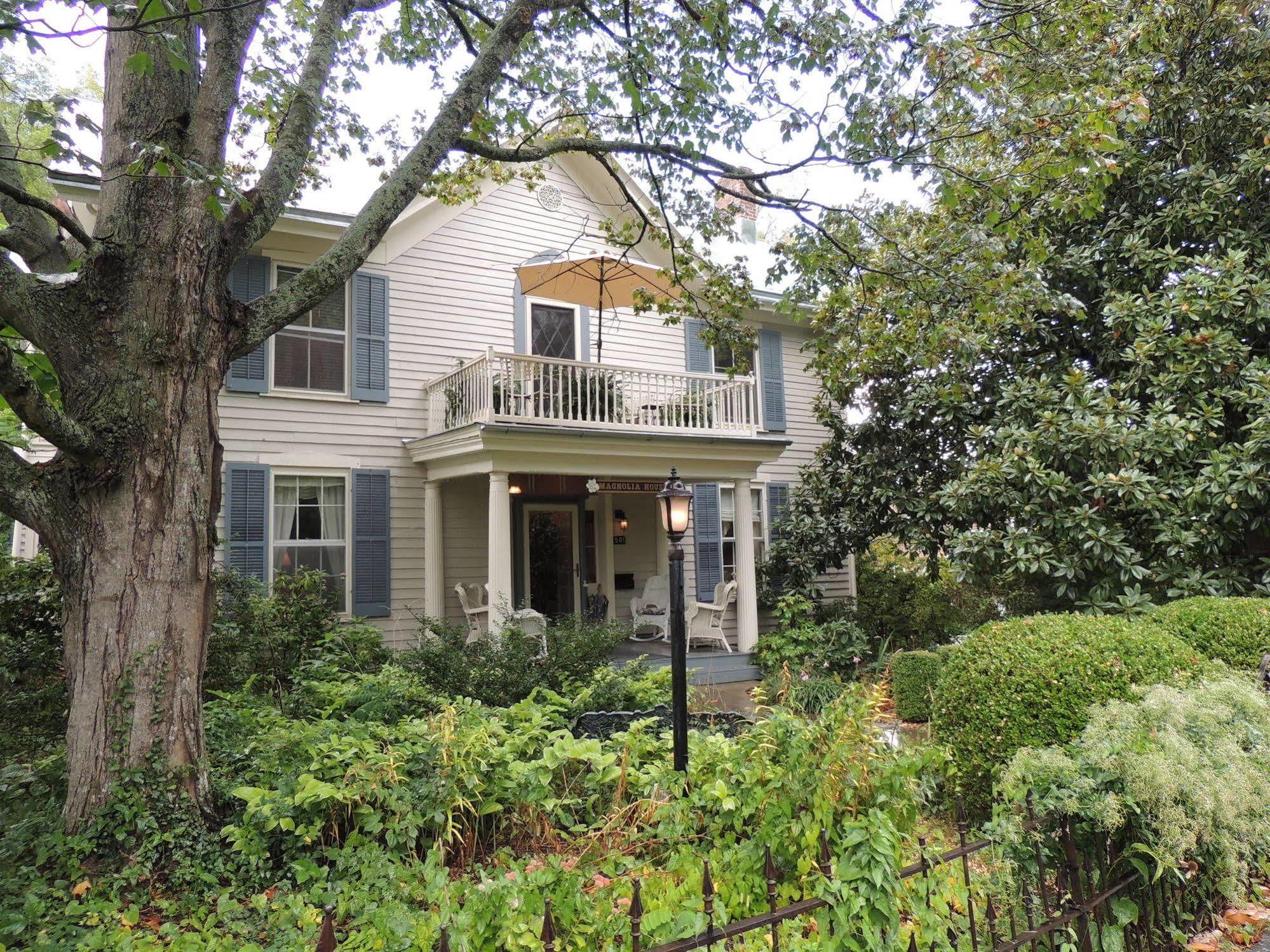 1868 Magnolia House Inn Lexington Exteriör bild